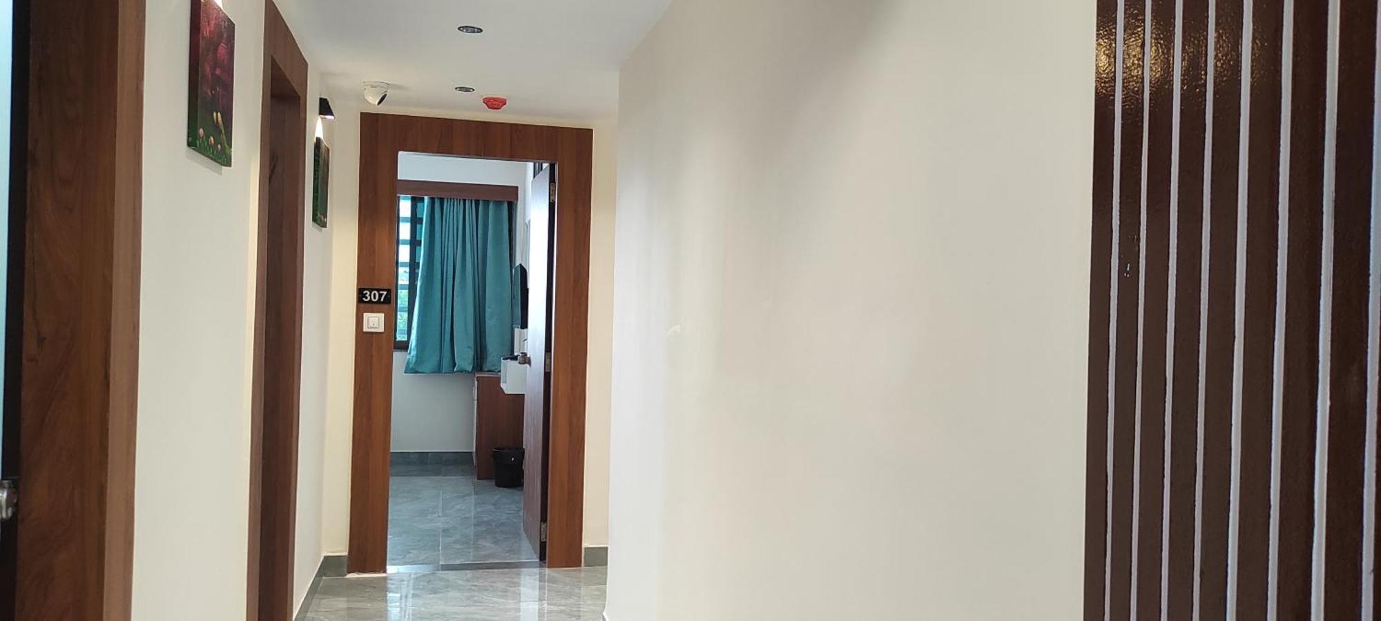 Hotel Earth Inn, Subhash Bridge, Rto Circle, Ахмедабад Экстерьер фото