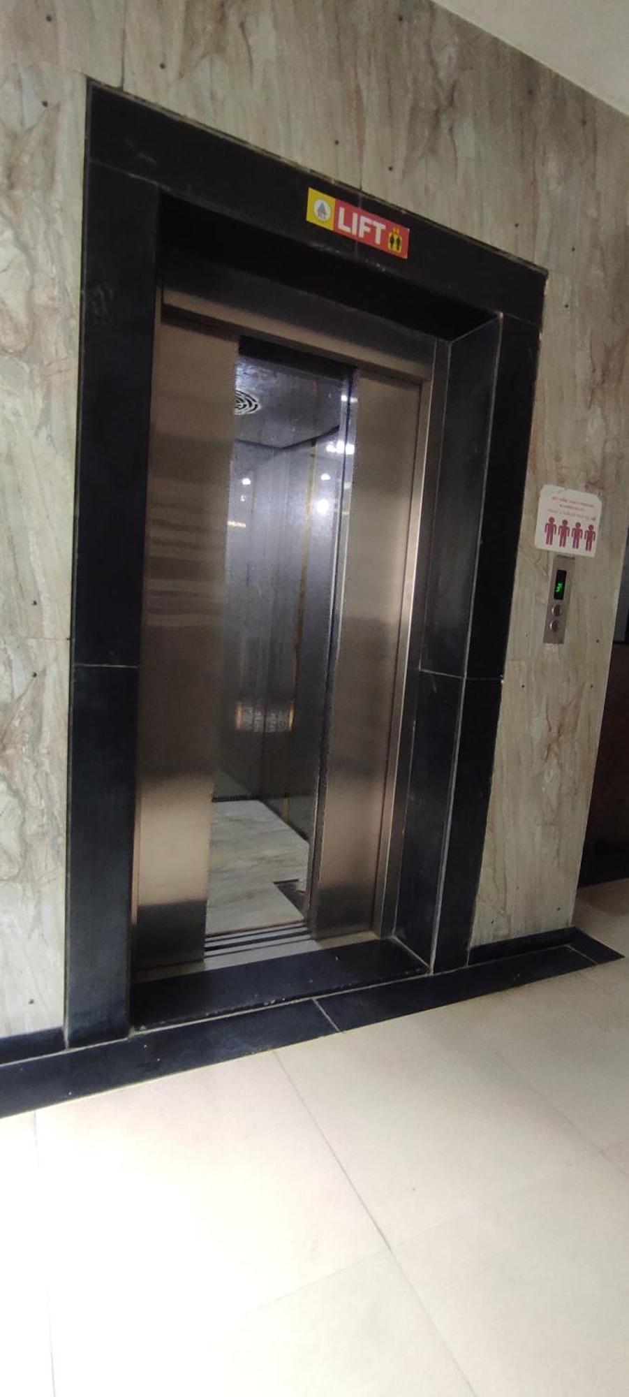 Hotel Earth Inn, Subhash Bridge, Rto Circle, Ахмедабад Экстерьер фото